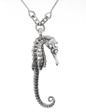Long-tailed Seahorse Pendant (Silver)
