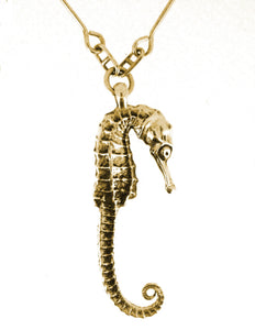 Long-tailed Seahorse Pendant (18ct Gold)